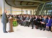 Bild: Wolfgang Thierse spricht vor Auditorium