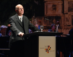 Foto: Bundestagspräsident Dr. Norbert Lammert während seiner Ansprache in Schwerin zum Tag der Deutschen Einheit