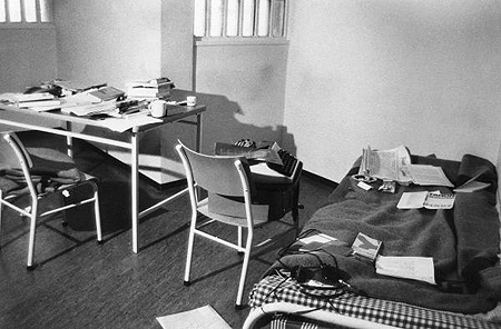 Dez 1974 Zelle Stammheim