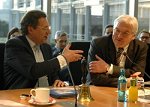 Vorsitzender Otto (links) im Gespräch mit Außenminister Steinmeier (rechts)