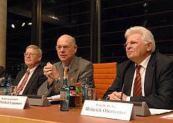 Bundestagspräsident Norbert Lammert, CDU/CSU, (mitte), Prof. Dr. h. c. Heinrich Oberreuter, Universität Passau, (re.), und Joachim Hörster, MdB, CDU/CSU