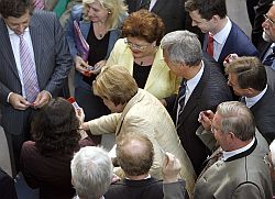 Abgeordneten stimmten am 14.06.2007 über die Umsetzung aufenthalts- und asylrechtlicher Richtlinien der Europäischen Union ab