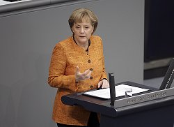 24.04.2008: Bundeskanzlerin Angela Merkel spricht zum Vertrag von Lissabon, Klick vergrößert Bild