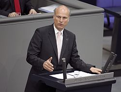 25.04.2008: Carl-Ludwig Thiele, FDP, über Eigenheimrentengesetz, Klick vergrößert Bild