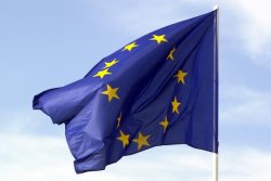EU-Fahne weht im Wind