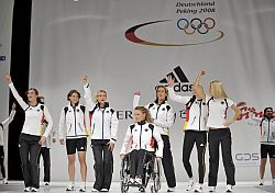 Olympia 2008 - Präsentation der offiziellen Bekleidung des deutschen Teams, Klick vergrößert Bild