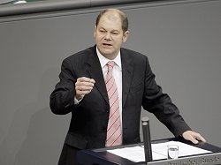 Olaf Scholz (SPD), Bundesminister für Arbeit und Soziales, Klick vergrößert Bild