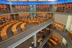 Blick in die Bibliothek des Deutschen Bundestages
