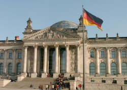 Blick auf das Reichstagsgebäude, Westportal
