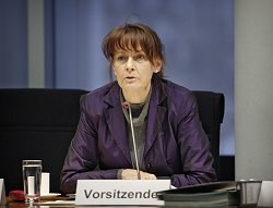 Vorsitzende des Witschaftsaasschusses Edelgard Bulmahn (SPD), Klick vergrößert Bild