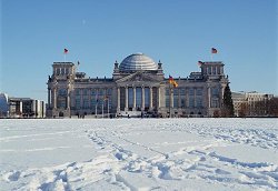 Reichtagsgebäude im Winter 2009, Klick vergrößert Bild