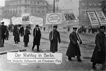 Wahlwerbung der Deutschen Volkspartei (DVP), auf dem Potsdamer Platz.- Foto, Januar 1919. Berlin