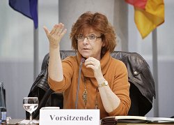 Vorsitzende Ulla Burchardt (SPD), Klick vergrößert Bild