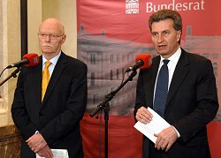 Peter Struck und Günther Oettinger, Klick vergrößert Bild