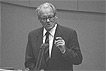 Der SPD-Ehrenvorsitzende Willy Brandt forderte in der Berlin-Bonn-Debatte am 20. Juni 1991, sich an das Versprechen des Bundestags zu halten, dass Berlin nach der Wiedervereinigung Sitz von Bundestag und Bundesregierung werde.
