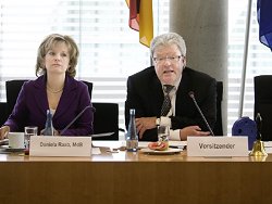 Daniela Raab, CDU/CSU und Dr. Hans-Ulrich Krüger, SPD