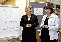 Miriam Gruss und Ekin Deligöz, in der Adipositassprechstunde der Charité, Klick vergrößert Bild