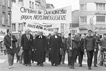 8. Mai 1968: Evangelische Pfarrer demonstrieren gegen die Notstandsgesetzgebung der Großen Koalition.