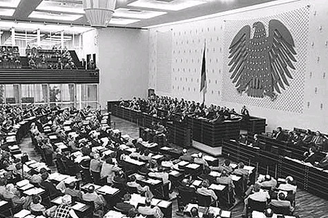25.04.1974: Plenarsaal