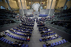 Blick in den Plenarsaal des Deutschen Bundestages während einer Plenarsitzung.