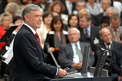 Le Président fédéral Horst Köhler remercie l'Assemblée de sa réélection.