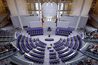 Blick in den leeren Plenarsaal