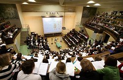 Studenten im Hörsaal der Universität in Leipzig.