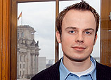 Henrik Volpert, Praktikant im Abgeordnetenbüro.