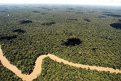 Fluß Tiputini im Yasuni National Park in Ecuador, Klick vergrößert Bild