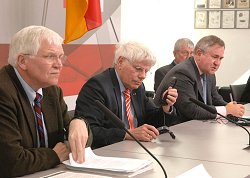 Detlef Dzembritzki, Gerd Höfer, Robert Walter und Roy Reeve, (v.li.), Klick vergrößert Bild