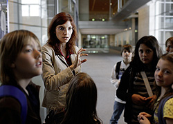 Diana Golze mit Kindern, Klick vergrößert Bild