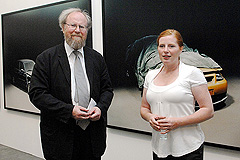 Bundestagsvizepräsident Dr. h.c. Wolfgang Thierse, SPD, eröffnet die Fotoausstellung mit Fotos von Ricarda Roggan, (hier im Bild), im Kunstraum des Deutschen Bundestages im Marie-Elisabeth-Lüders-Haus.