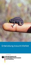 Flyer zur Fotoausstellung "Entwicklung braucht Vielfalt"