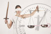 Justitia und Uhr