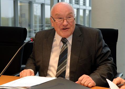 Foto: 6. April 2011 - Der neue Vorsitzende Ernst Hinsken (CDU/CSU)