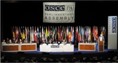 Foto: Prsidium der Parlamentarischen Versammlung der OSZE whrend einer Sitzung