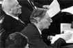 Die SPD-Abgeordneten Adolf Arndt (vorn) und Max Brauer whrend der Verjhrungsdebatte am 10. Mrz 1965