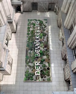 Kunstwerk "DER BEVLKERUNG" im nrdlichen Innenhof des Reichstagsgebudes