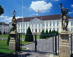 Schloss Bellevue, Klick vergrert Bild