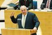 	Bundeskanzler Helmut Kohl hlt im Bundestag eine Rede zum Start des Euro in elf Mitgliedslndern.