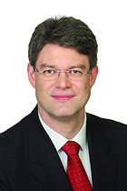 Portraitfoto Patrick Schnieder