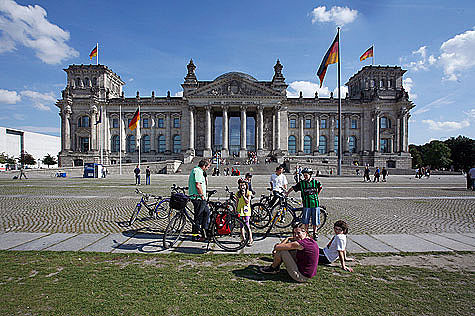 

Besucher auf dem Platz der Republik