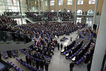 

Blick ins Plenum und Papst Benedikt XVI.