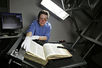 Alter Foliant wird gescannt