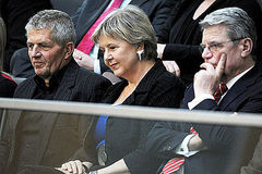 Neuer Bundesbeauftragter für die Stasi-Unterlagen, Roland Jahn (l-r), die Vorgängerin Marianne Birthler und der erste Chef der Behörde, Joachim Gauck