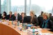 Ausschusssitzung zum Thema 'Entwicklungszusammenarbeit der Bundesländer'. v.li: Gerda Windey, Nicole Ewert-May, Heinz Davidsohn, Dr. Angelica Schwall-Düren, Gudrun Kopp, FDP. Ausschussvorsitzende Dagmar Wöhrl, (re), CDU/CSU