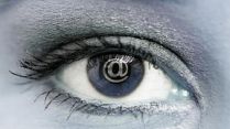 Auge mit @-Symbol