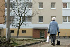 Rentnerin in Ostdeutschland