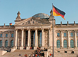 Westportal des Reichstagsgebäudes.