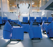 Stühlerücken im Plenum: Denn für die Bundesversammlung werden mindestens 1.206 Stühle benötigt
